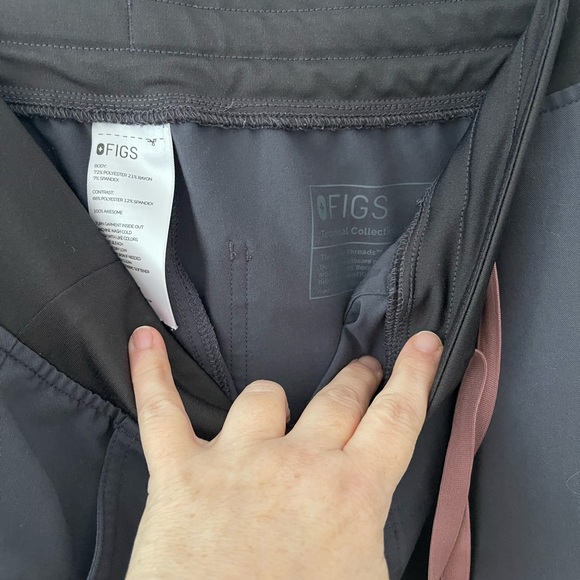 Set of 2 Figs scrub pants XL petite - Picture 6 of 7